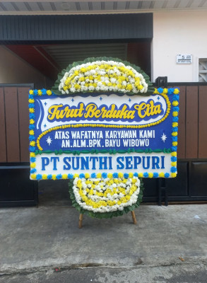 Papan Bunga Duka di Surutanga